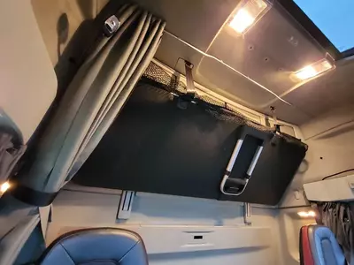 Грузовик с кузовом-фургоном Volvo FH 420 4X2