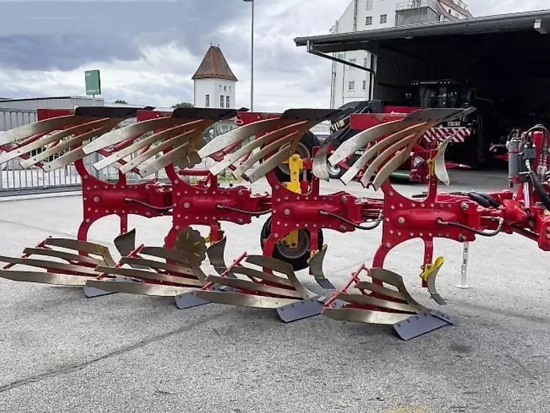 Плуг Pöttinger Servo 3000 Plus Nova (4-корпусный)