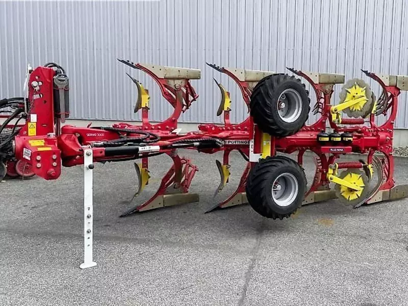 Плуг Pöttinger Servo 3000 Plus Nova (4-корпусный)