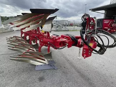 Плуг Pöttinger Servo 3000 Plus Nova (4-корпусный)