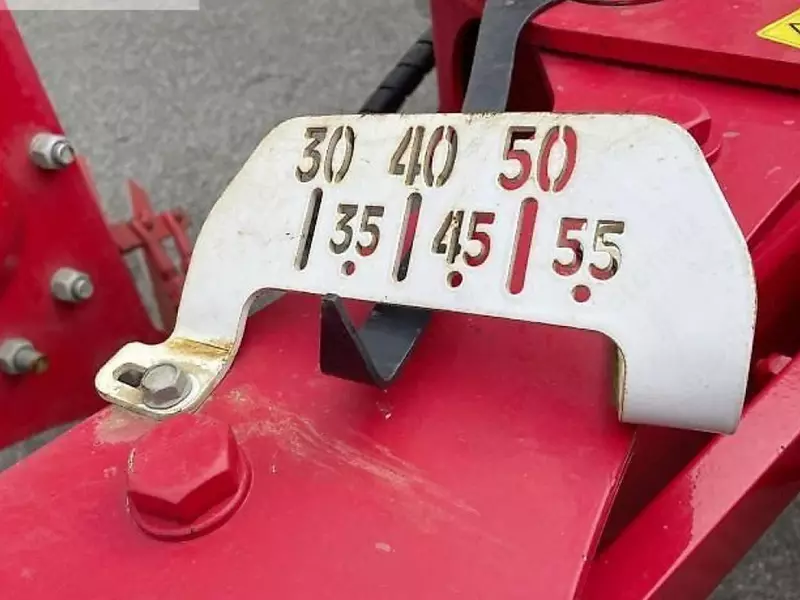 Плуг Pöttinger Servo 3000 Plus Nova (4-корпусный)