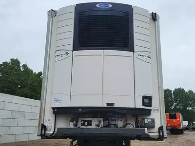 Холодильник полуприцеп Lamberet Carrier Vector 1950Mt