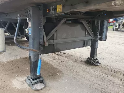 Холодильник полуприцеп Lamberet Carrier Vector 1950Mt