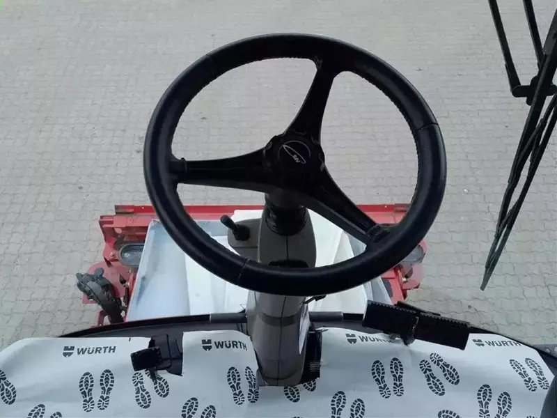 Зерноуборочный комбайн Case-IH axial flow 8240 с 30-футовой варио-жаткой (9,14 м)