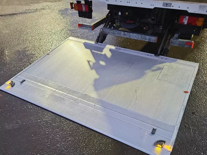 Шторки грузовик MAN TGL 12.250 4X2 Saxas