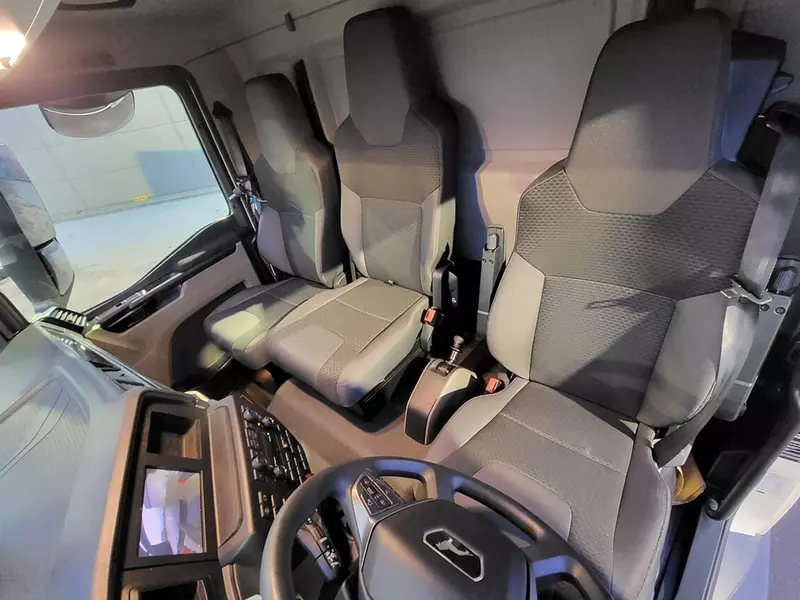 Шторки грузовик MAN TGL 12.250 4X2 Saxas