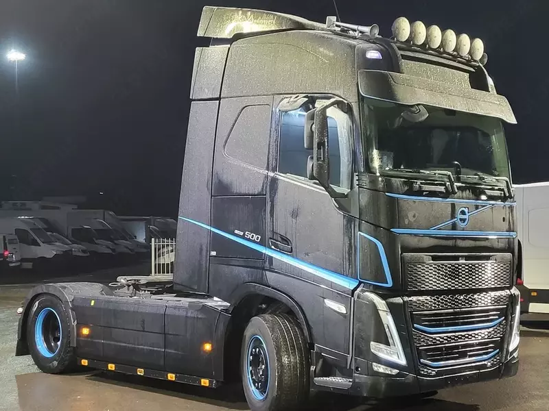 717 793 800 сум Тягач Volvo FH 500 4X2