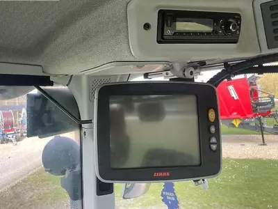 Трактор колесный CLAAS axion 870