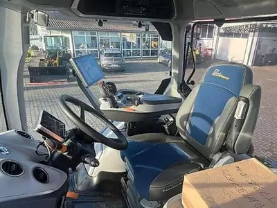 Трактор колесный New Holland T7.315 AC HD