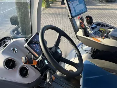 Трактор колесный New Holland T7.315 AC HD