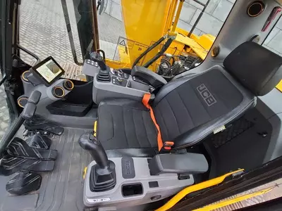 Гусеничный экскаватор JCB 131X L SV