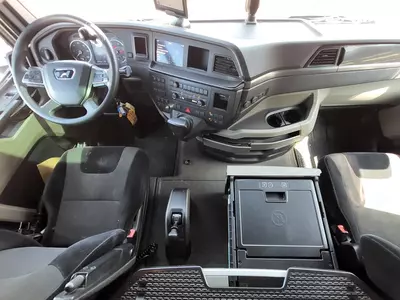 Грузовик с крюковым погрузчиком MAN TGX 26.470 6X2 VDL