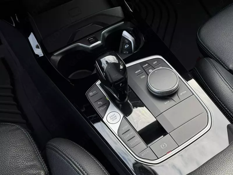 Седан BMW 2 Series Coupé (G42) - 220i - Электромобили