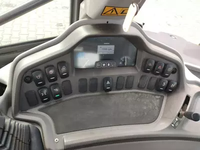 Volvo BL61B ekskavator yuklagichi