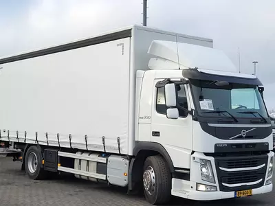 Шторки грузовик Volvo FM 330 4X2 Van Berkum Только в розницу