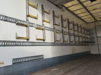 Грузовик Volvo FM 330 4X2 Van Berkum