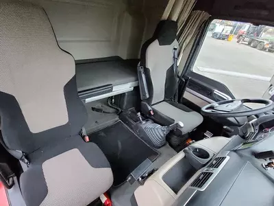 Тягач MAN TGS 33.500 6X6