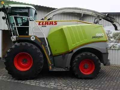 Кормоуборочный комбайн CLAAS JAGUAR 960 с жаткой ORBIS 750 - 1 780 546 247.5 сум / шт