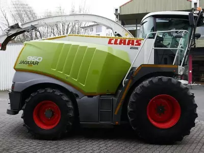 Кормоуборочный комбайн CLAAS JAGUAR 960 с жаткой ORBIS 750 Только в розницу