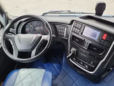 Iveco Stralis 460 4X2 tyagachi (metan)