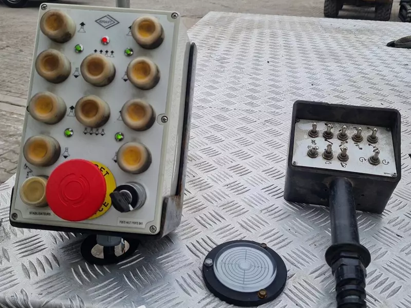  Mercedes Antos 1830 4X2 Time France Type: VST 248 NF (Коленчатая автовышка) - Автокраны