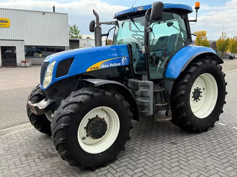 Трактор колесный New Holland T7040 Power Command