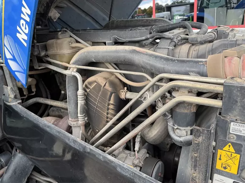  Трактор колесный New Holland T7040 Power Command Fresh online©️