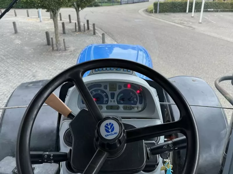  Трактор колесный New Holland T7040 Power Command - Traktorlar