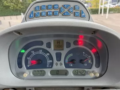 Трактор колесный New Holland T7040 Power Command