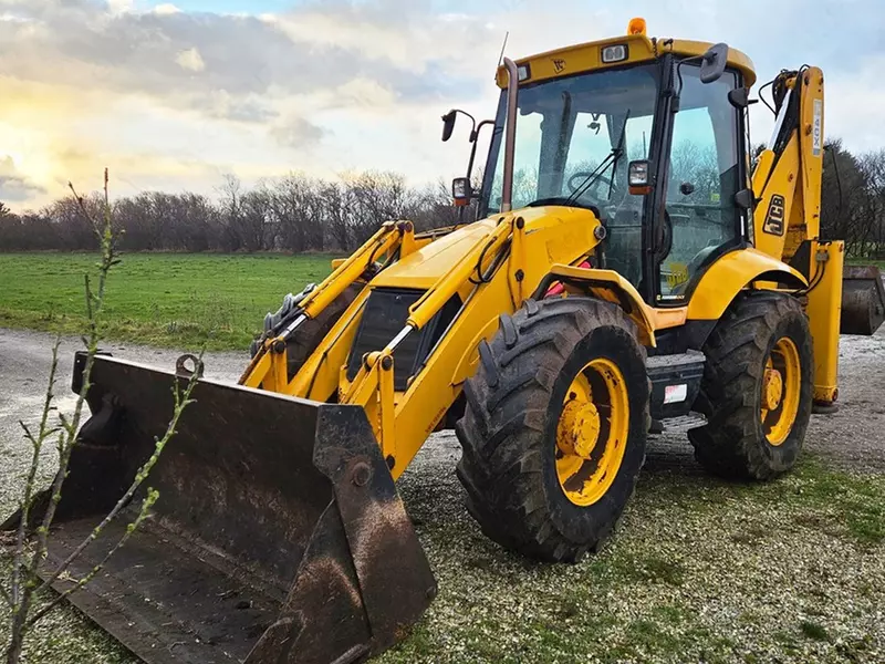 Экскаватор-погрузчик JCB 4CX