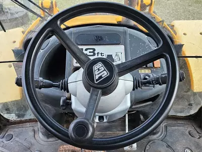 Экскаватор-погрузчик JCB 4CX