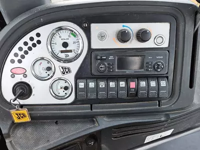 Экскаватор-погрузчик JCB 4CX