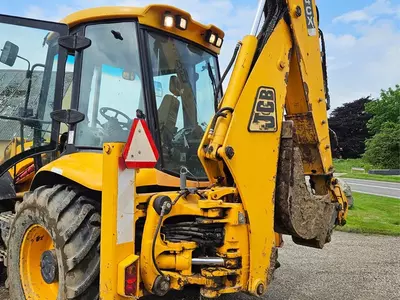  Экскаватор-погрузчик JCB 4CX AP - Fresh online©️