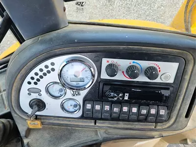 Экскаватор-погрузчик JCB 4CX AP