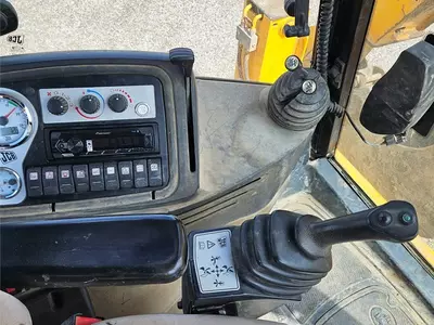 Экскаватор-погрузчик JCB 4CX AP