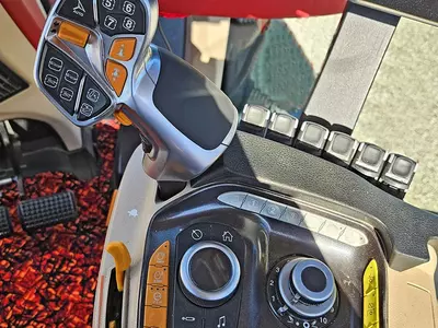 Колесный трактор Case Optum 300 CVX