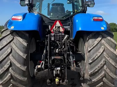 Колесный трактор New Holland T6050