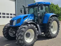 Колесный трактор New Holland T7550