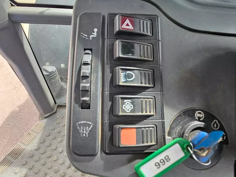  Колесный трактор New Holland T7550 Тракторы