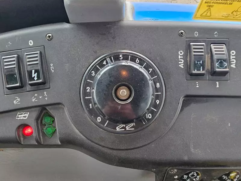  Колесный трактор New Holland T7550  - Fresh online©️