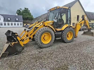 Экскаватор-погрузчик JCB 4CX