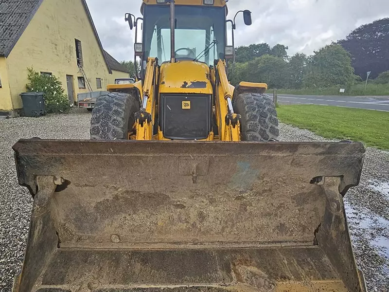   Экскаватор-погрузчик JCB 4CX