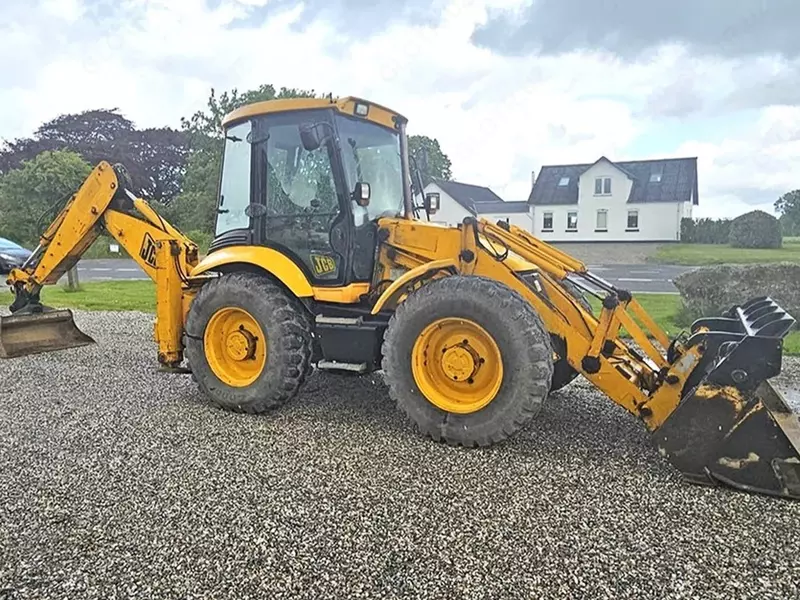  Экскаватор-погрузчик JCB 4CX Только в розницу