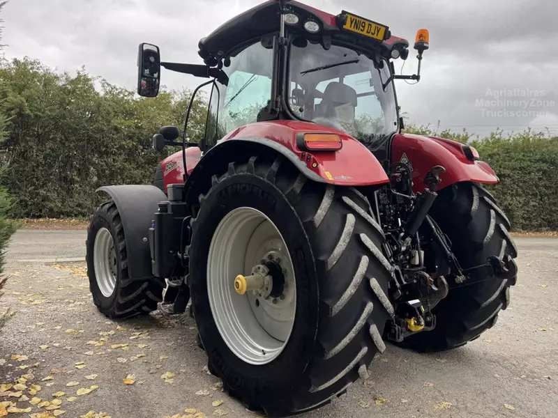  Колесный трактор Case IH PUMA 220 - 