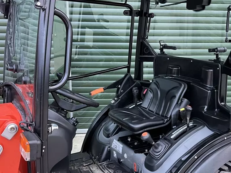  Колесный трактор Tafe 6028M CAB Тракторы