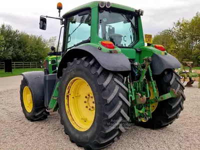   Трактор колесный John Deere 6930 Premium