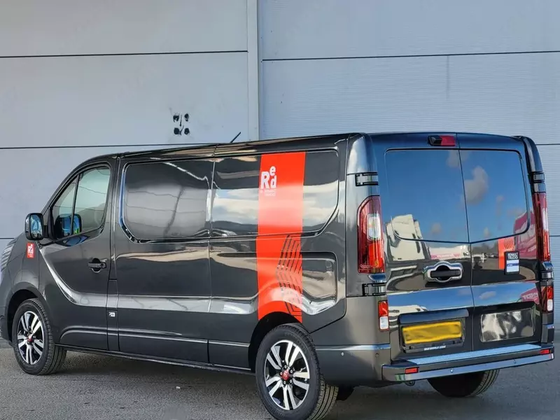  Фургон Renault Trafic 120pk (Электро) - 