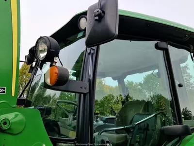 Трактор колесный John Deere 6115MC