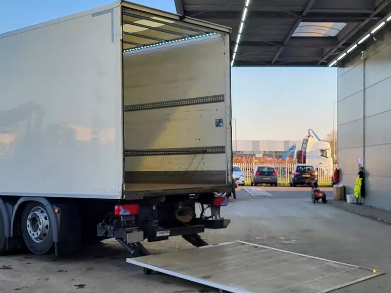  Грузовик с кузовом-фургоном MAN TGX 26.470 6X2 STARK - Fresh online©️