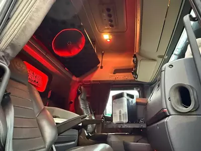 Тягач Scania R580 V8 Silver Griffin 033/100